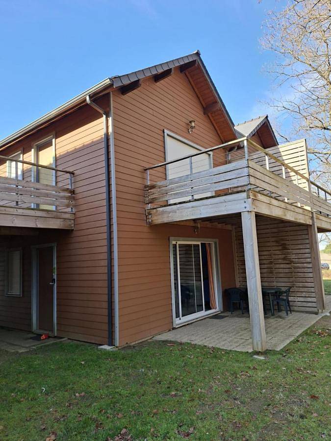 Gîte pour 4 personnes, avec jardin et piscine à Chaveignes