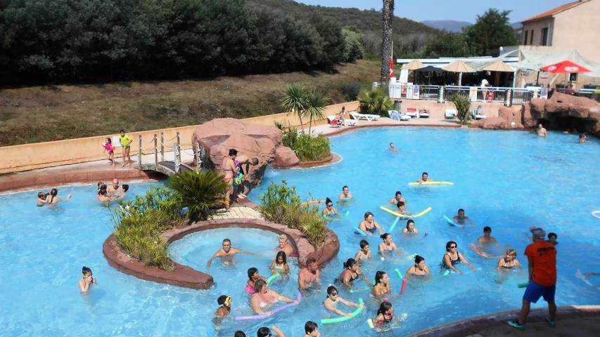 Camping pour 6 personnes, avec terrasse dans Massif de l'Esterel - 4