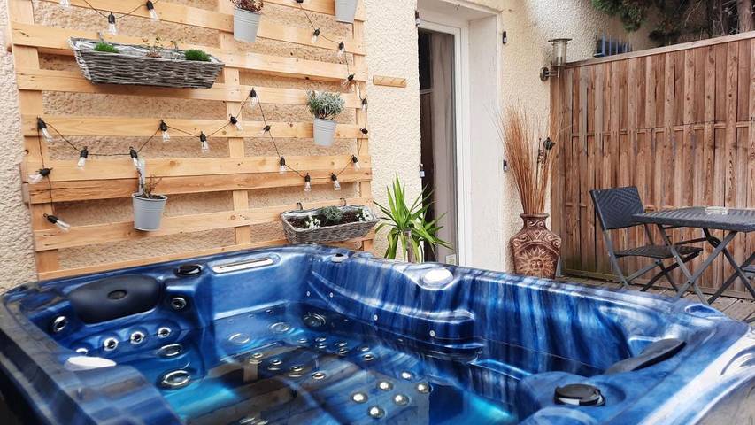Chambre d’hôte pour 2 personnes, avec jardin et jacuzzi ainsi que piscine et terrasse dans l' Aude - 2