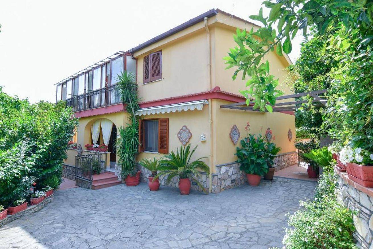 Daisy House in Sant'Agata sui Due Golfi, Provincia de Nápoles