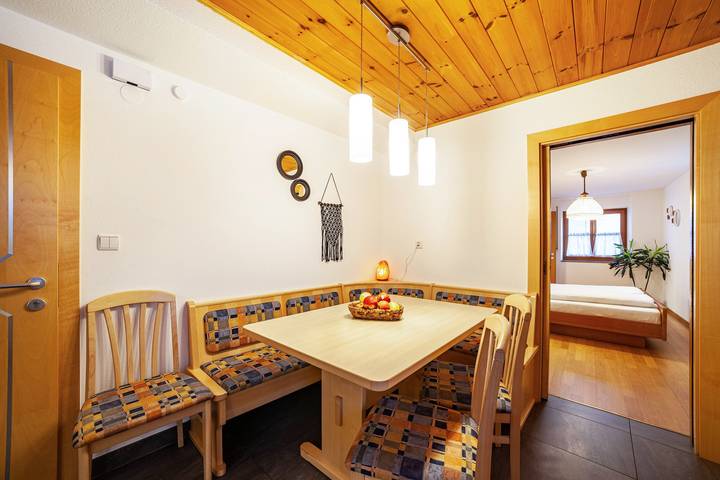 Entire apartment, Holiday Apartment "Schnalserhof Gravensteiner", Shared Terrace and Wi-Fi in Latsch, Stilfser Joch National Park