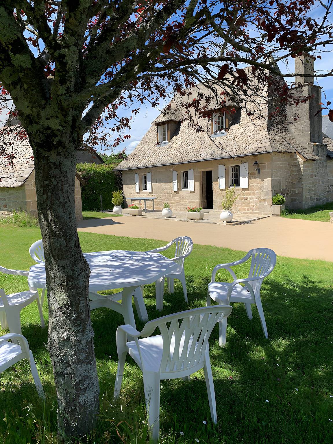 Gite Rural La Madeleine avec terrasse privée in Camps-Saint-Mathurin-Léobazel, Région de Tulle