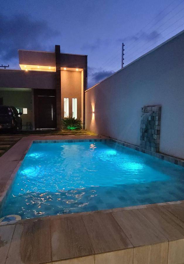Casas e apartamentos de temporada para 12 pessoas, com jardim e piscina, com animais de estimação em Beberibe