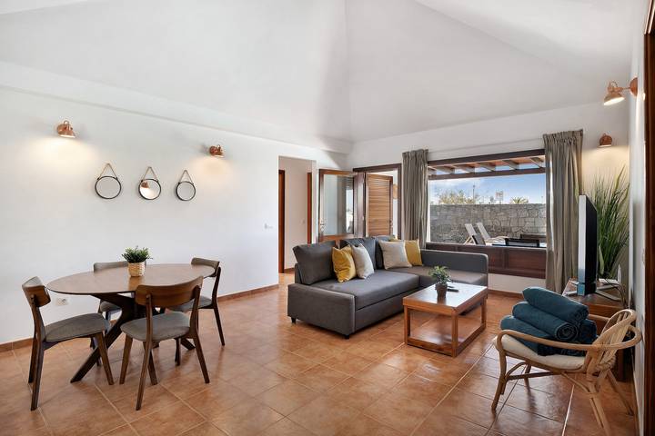 Ferienhaus "Villa Rubí" mit Meerblick, privatem beheizten Pool und WLAN in Playa Blanca, Yaiza