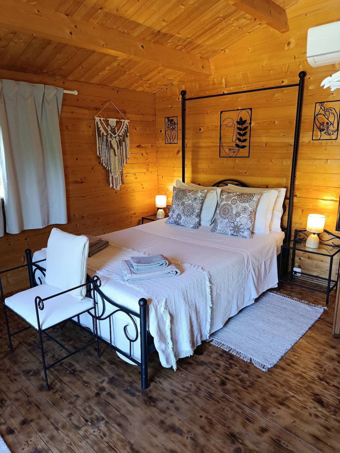 Ruhiger Chalet-Rückzugsort mit Gemeinschaftspool in Estói, Portugal in Faro, Faro Distrikt