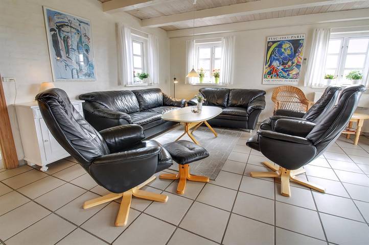 Nice home in Ringkøbing w/ 5 Bedrooms and Sauna in Ringkøbing, Holmsland Klit