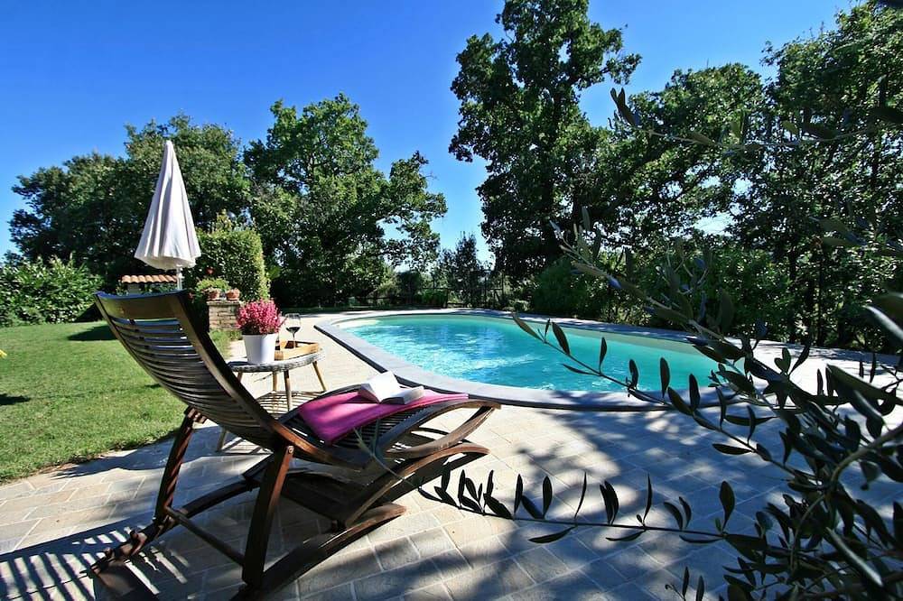 Cozy pet friendly private pool cottage in Tuscany in Pomarance, Riserva Naturale di Monterufoli