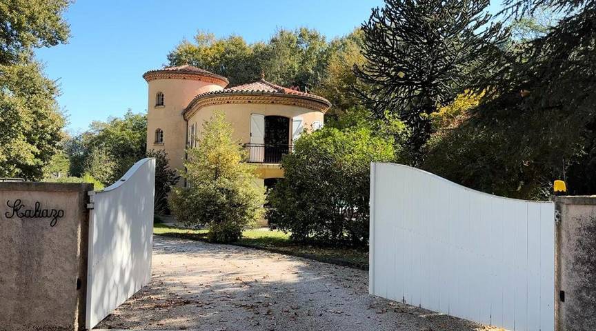 Maison de vacances pour 2 personnes, avec Terrasse et Jardin ainsi que Piscine et Sauna