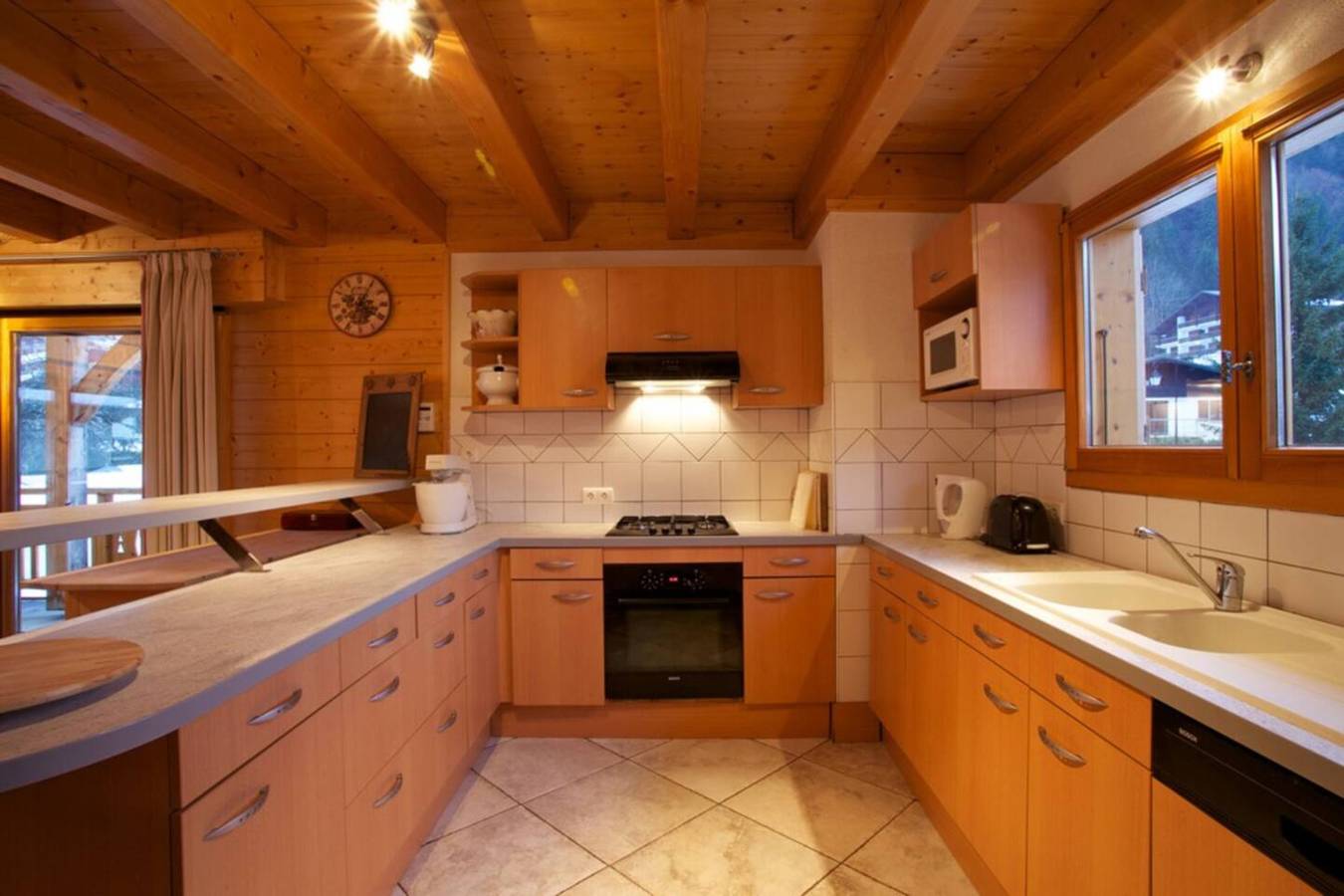 Chalet 'Myrtille' with Mountain View, Private Terrace and Wi-Fi in Morzine, Les Portes du Soleil