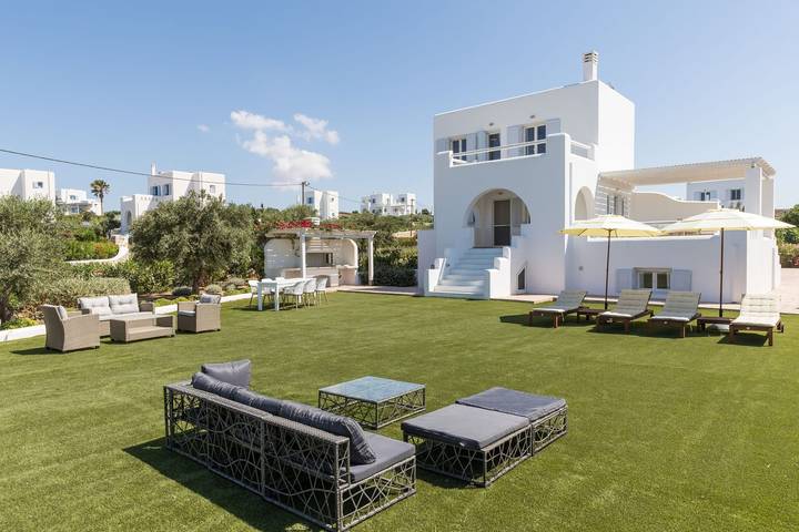 Villa voor 9 personen, with tuin and terras as well as uitzicht op zee op Naxos