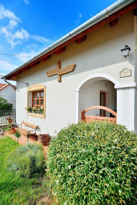 Villa für 21 Personen, mit Pool und Garten sowie Ausblick und Sauna am Balaton - 3