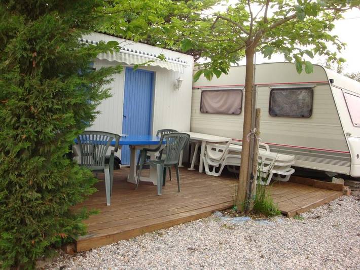 Gîte pour 6 personnes, avec piscine ainsi que bassin pour enfant et terrasse à Saint-Nazaire (Pyrénées-Orientales)