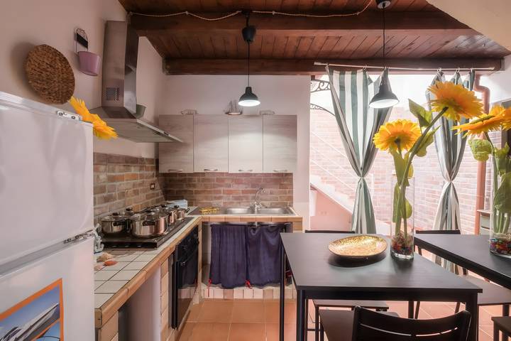 Ferienhaus 'Via Giuseppe Di Vittorio' mit Klimaanlage im Herzen von Porto Cesareo in Porto Cesareo, Golf von Tarent