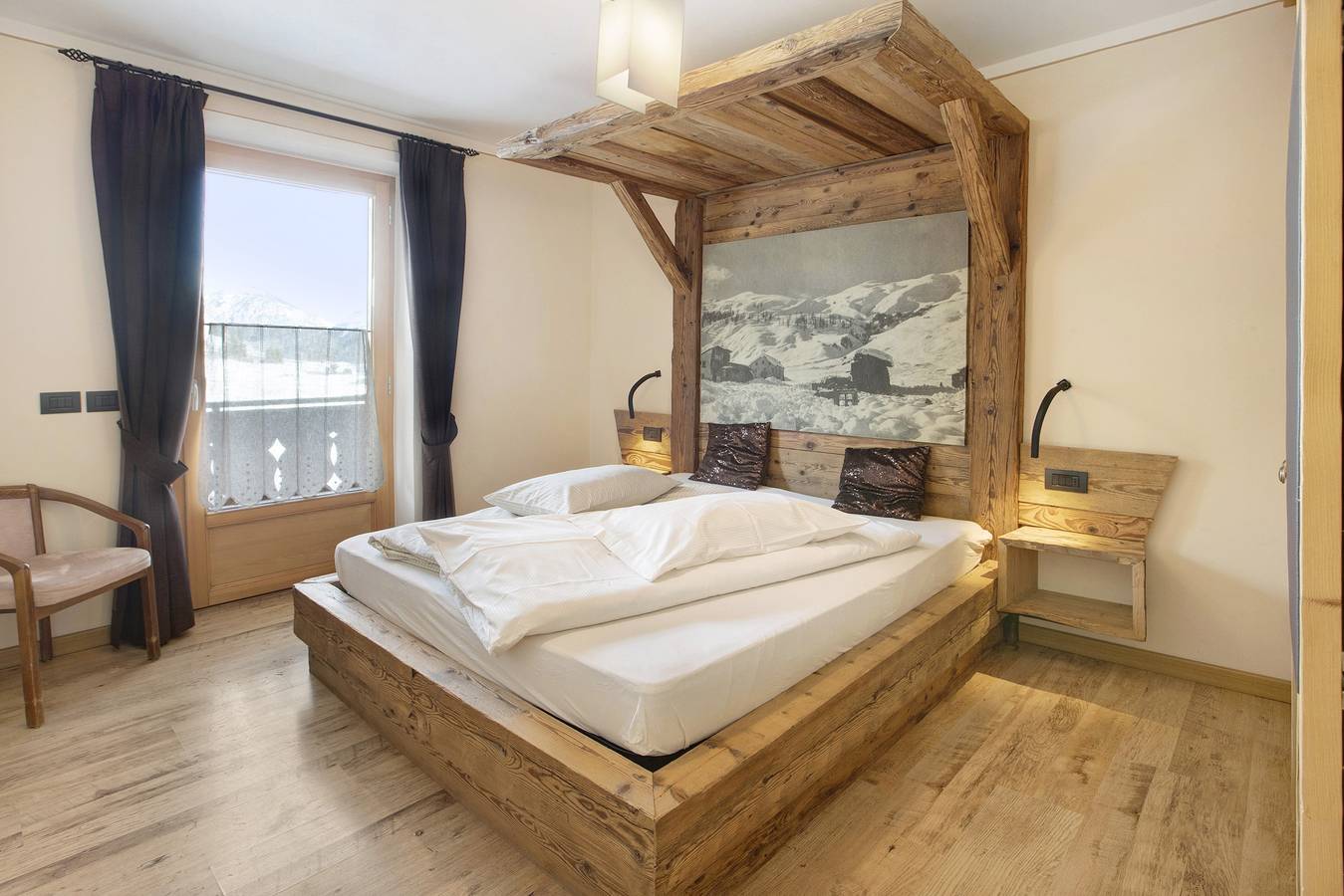 Apartamento inteiro, "Appartamento 1 Deluxe - Alpen Suite" com Vista de Montanha, Jardim & Wi-Fi in Livigno (Town), Livigno