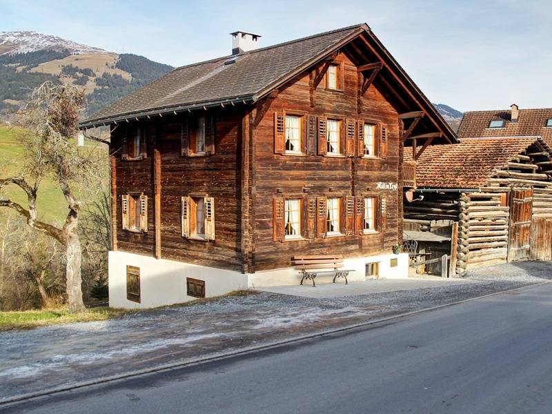 Ganze Ferienwohnung, Ferienhaus Mulin Vegl Sprecher, Waltensburg - 3.5 Zimmer Ferienhaus für max. 6 Pers. in Waltensburg/Vuorz Staziun, Waltensburg