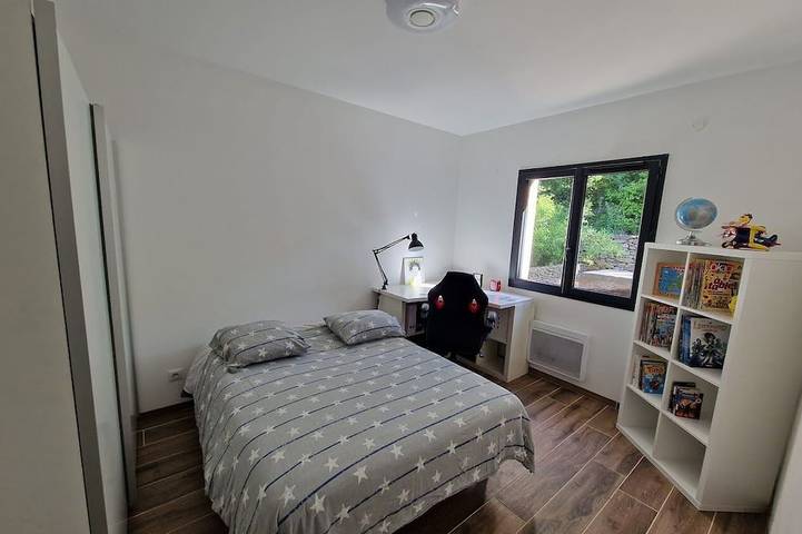 Location de vacances pour 8 personnes, avec terrasse et jardin à Gravières - 3