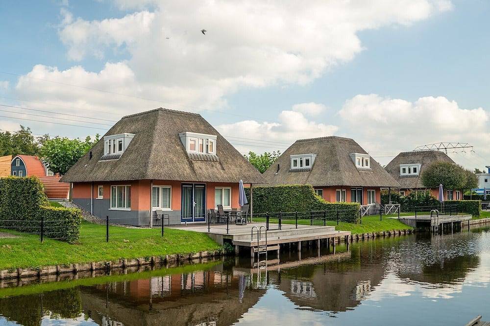 Comfortable bungalow for 6 persons in Drenthe