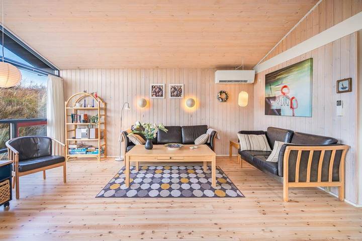Ferienhaus auf einem schönen und ungestörten Dünengrundstück gelegen. in Henne, Varde