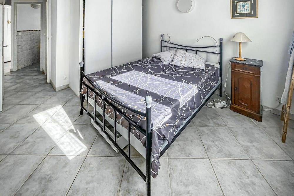 2 bedroom cozy home in Nimes in Nîmes, Nimes region