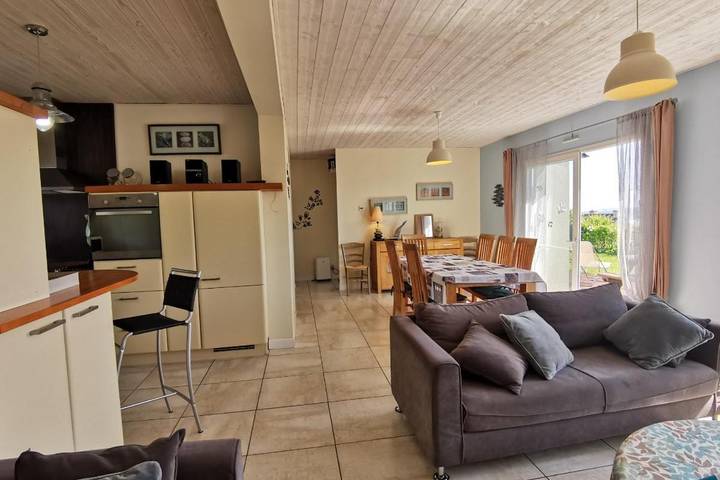 Location de vacances pour 6 personnes, avec terrasse et jardin, animaux acceptés à Saint-Nic - 4