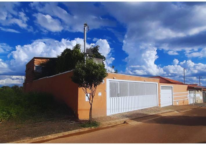 Casas e apartamentos de temporada para 5 pessoas, com balcão, adaptado a crianças em Delfinópolis