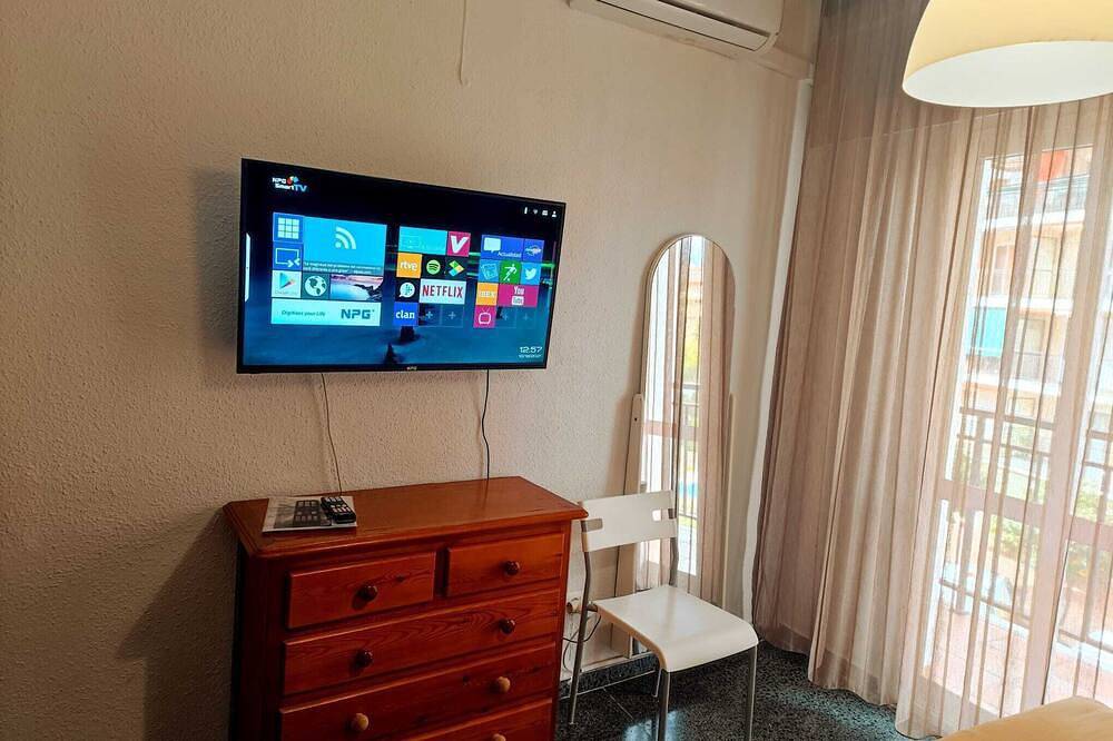 Apartamento entero, Winter Super Prices €1.490€ Wifi,Netflix,Tv Sat Pool,Terrace,Heating175 M Beach, in Las Lagunas, Fuengirola