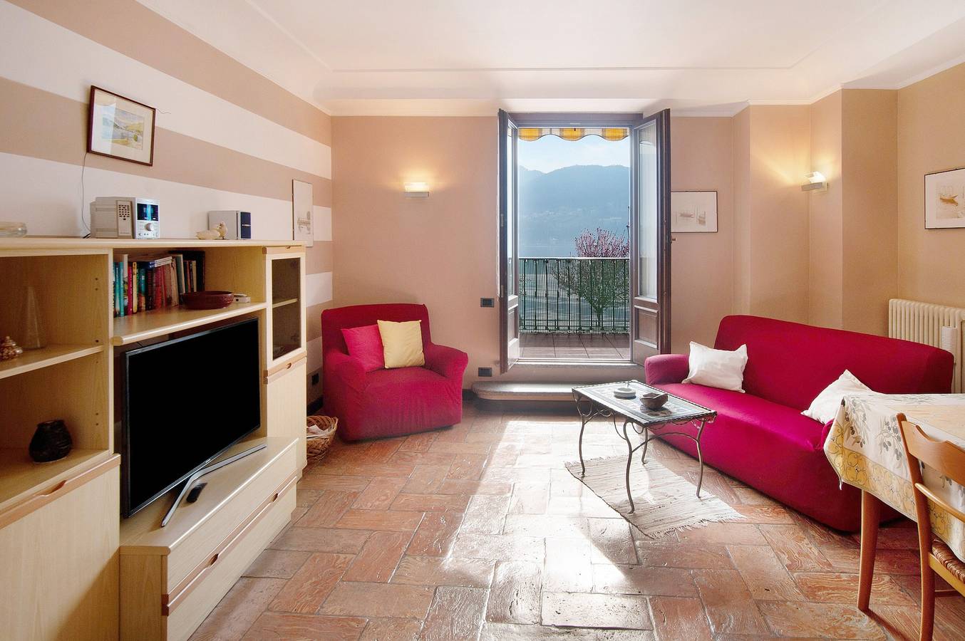 Appartement entier, Appartement "Helvetia" sur le lac de Côme avec vue sur le lac, Wi-Fi et terrasse in Tremezzo, Région de Tremezzina