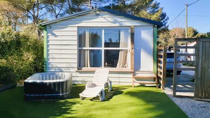 Maison de campagne pour 4 personnes, avec jardin et terrasse ainsi que jacuzzi et piscine dans Circuit Paul-Ricard