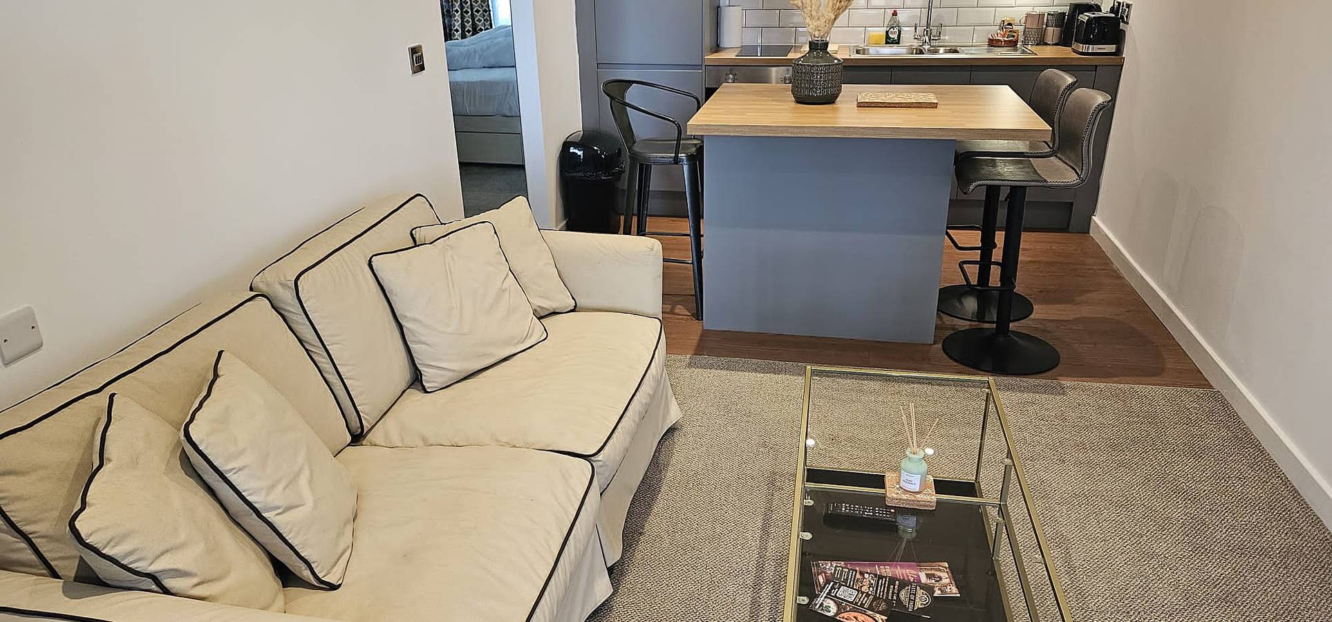 Entire vacation apartment, Modern Peaceful Open Plan 1-Bed Apartment Rutland in Morcott, Rutland