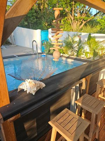 Gîte pour 3 personnes, avec jardin ainsi que piscine et vue, animaux acceptés dans Anse Corps de Garde