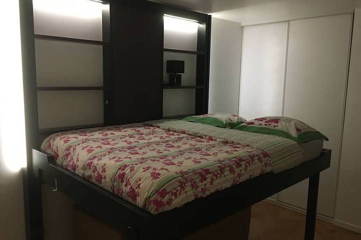 Appartement entier, Studio avec balcon proche Paris in Issy-les-Moulineaux, Hauts-de-Seine