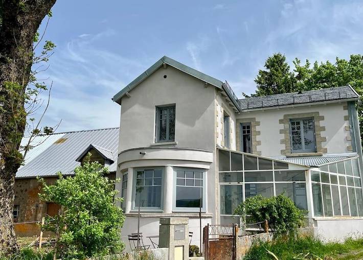 Location de vacances pour 4 personnes, avec jardin et vue à Marcenat - 3
