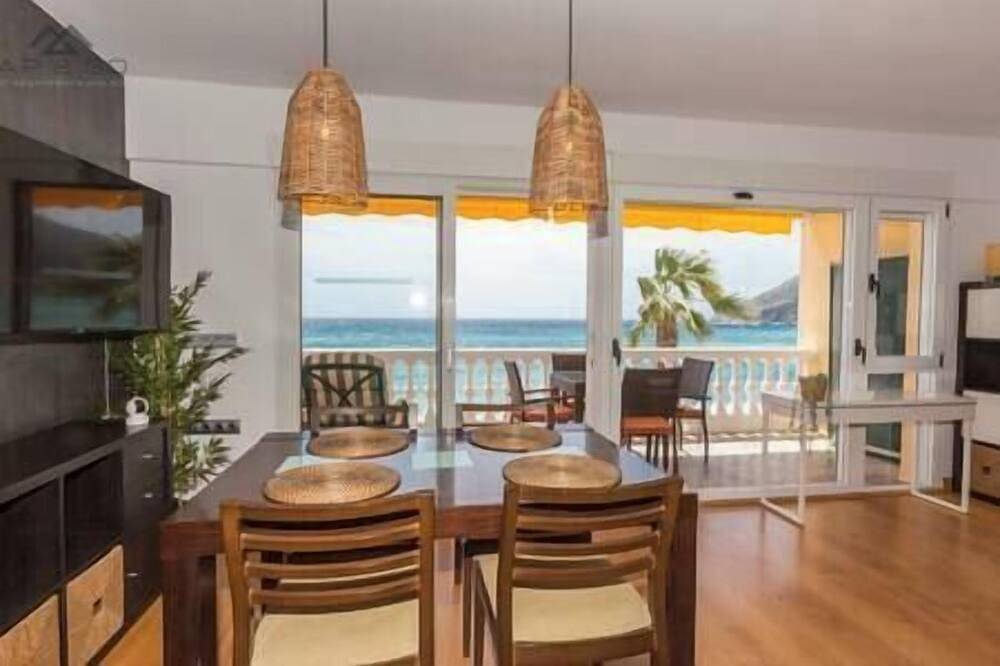 Castillo Beachfront Seaviews in La Herradura, Almuñecar