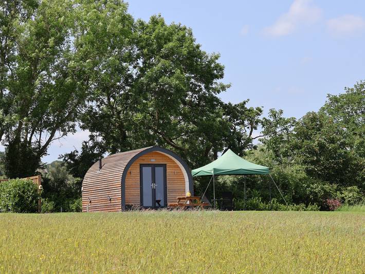Hut for 2 people, with garden in Flintshire