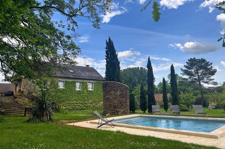 Location de vacances pour 11 personnes, avec Terrasse et Jardin à Savignac