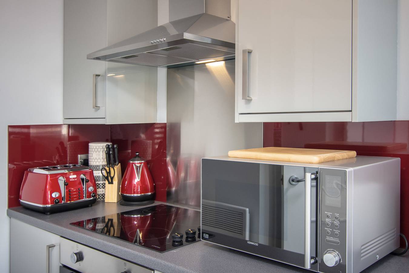 Entire holiday apartment, 2 Bdrm Sleeps 6 Near Top Attractions Free Parking in Blackpool Pleasure Beach, North West England