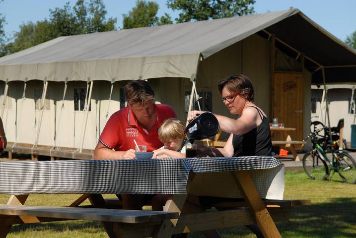 Lodge voor 4 personen, met tuin in Apeldoorn Gemeente