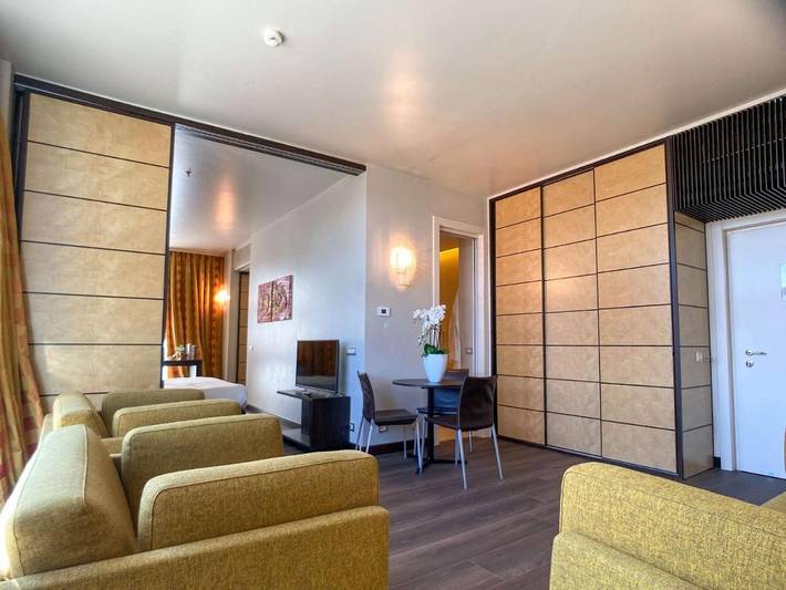 Hôtel pour 10 personnes, avec sauna ainsi que piscine et jardin, animaux acceptés à Cornaredo - 4