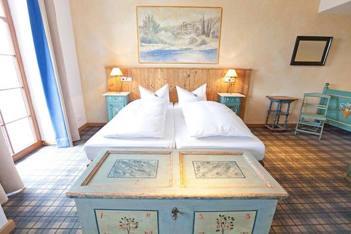 Hotel für 3 Personen, mit Terrasse und Garten in Berg (Oberbayern)