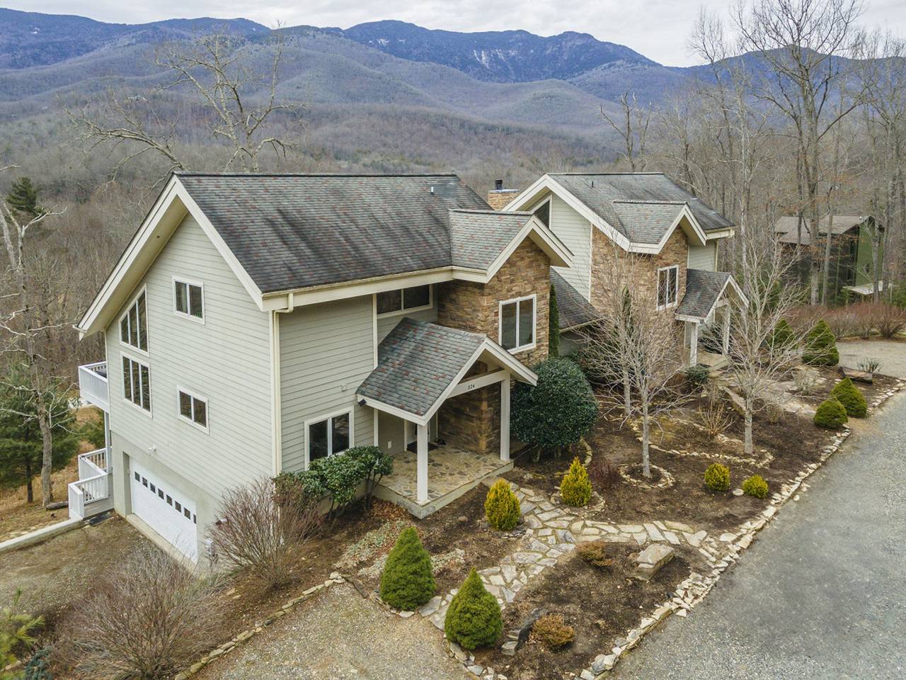 Vacation Home for 10 Guests in Blue Ridge Mountains, Mount Mitchell