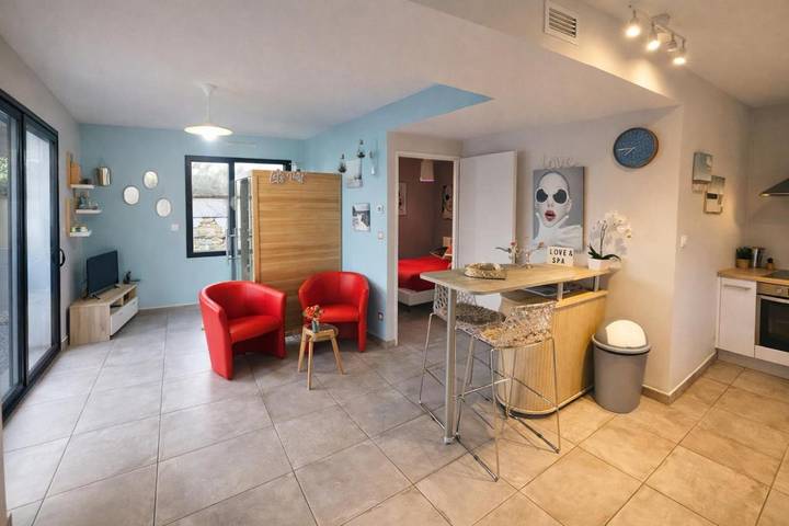 Location de vacances pour 2 personnes, avec sauna ainsi que jardin et jacuzzi à Ychoux - 2