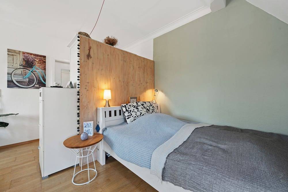 Ganze Wohnung, Sonniges Apartment in Jugendstilvilla im Ludwigsburger Süden in Ludwigsburg, Landkreis Ludwigsburg