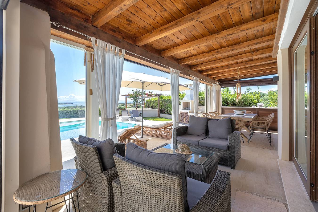Maison de vacances 'Flora Sea View' avec vue sur la mer, Wi-Fi et climatisation in Stagno di Casaraccio, Punta De Su Turrione