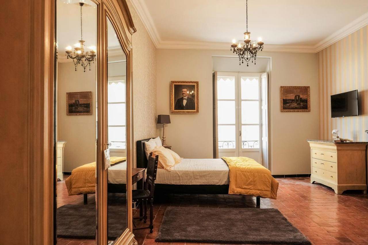 Family Room with Garden View in Pézenas, Côte d'Améthyste