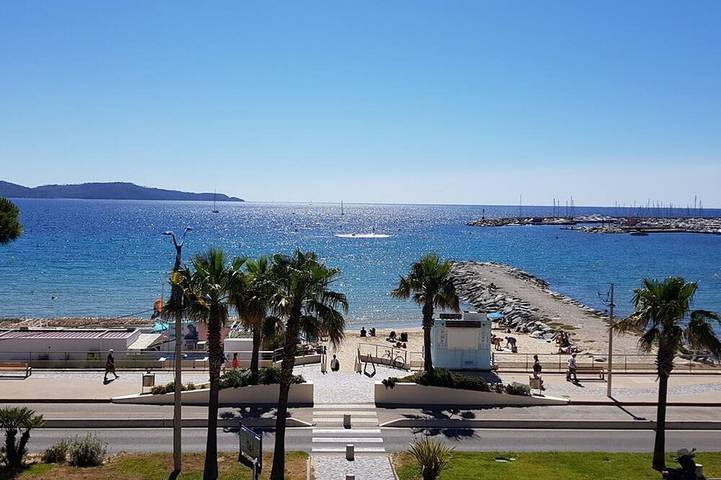 Gîte pour 4 personnes, avec balcon dans Plage Des Tamaris Cavalaire Sur Mer