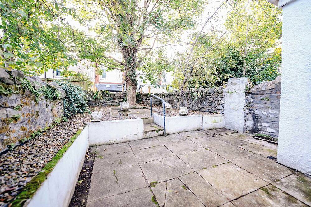 Entire apartment, Cozy Cardiff Studio: City Center Gem with Patio! in Cardiff, Cardiff region