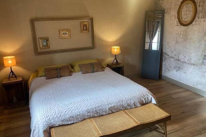 Gîte pour 4 personnes, avec terrasse ainsi que piscine et jardin à Lunay - 4