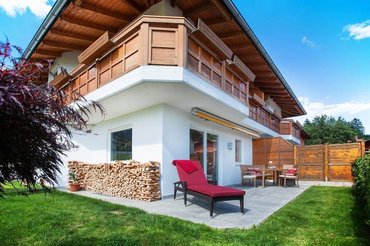 Ferienwohnung für 6 Personen, mit Terrasse und Garten sowie Sauna in Wiesing
