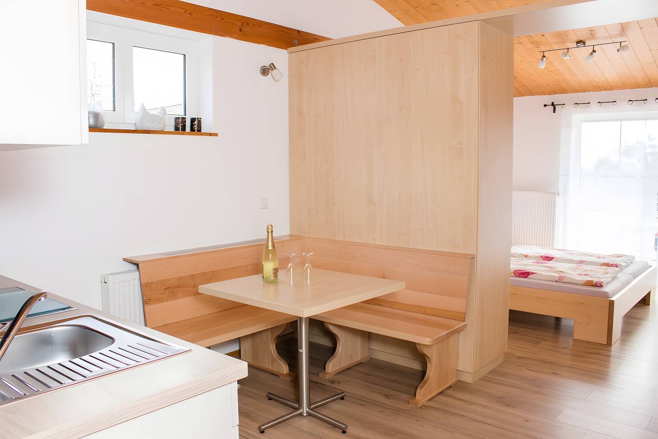 Entire studio, Apartment '30 sqm, 1 Living-Sleeping Room' with Balcony and Wi-Fi in Radolfzell am Bodensee, Landkreis Konstanz