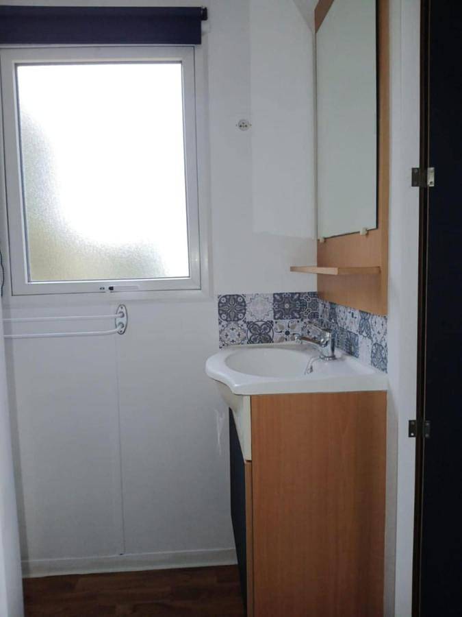 Location de vacances pour 8 personnes, avec terrasse ainsi que jardin et piscine à Vironchaux - 3